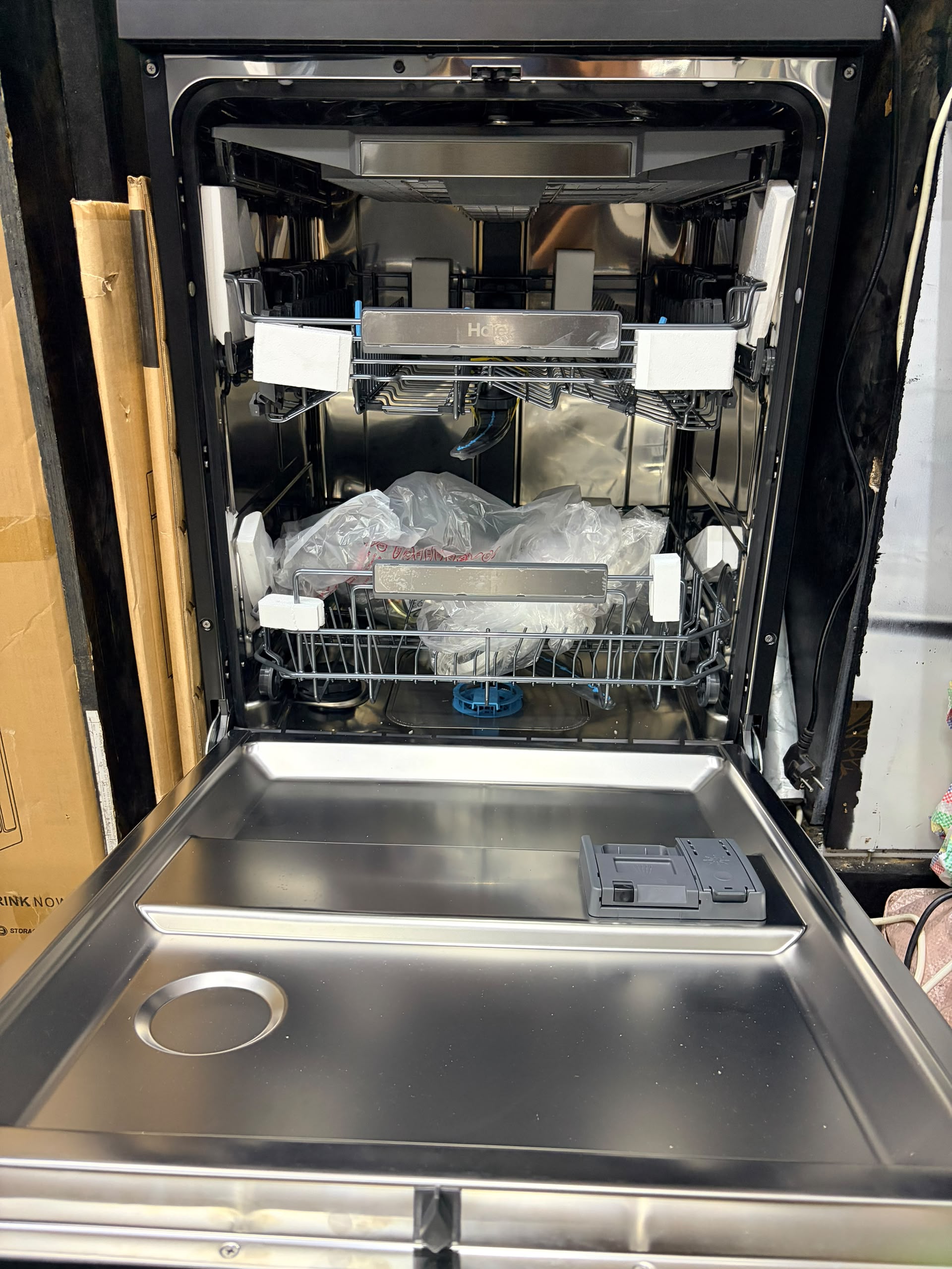 Haier Dishwasher HDWE16-46BK6IQ